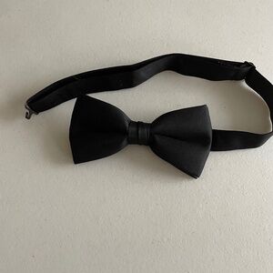 Black Hook-on Bow Tie